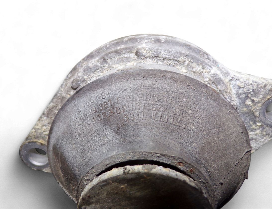 AUDI 200 C3 (1983-1988) Left Side Engine Mount 443199381C,443199382 33109957