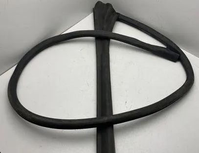 AUDI A4 B7/8E (2004-2008) Front Right Door Seal Rubber 8H0831708 21201460