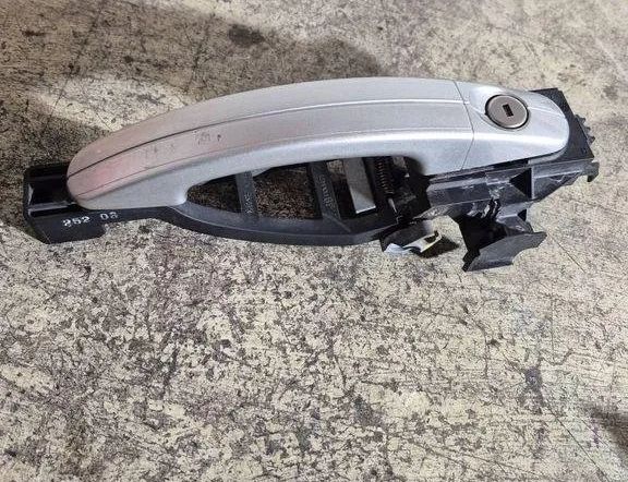 FORD Focus 2 generation (2004-2011) Ľavá posuvná dvere vonkajšia kľučka 3M51R224A36BF 31501013