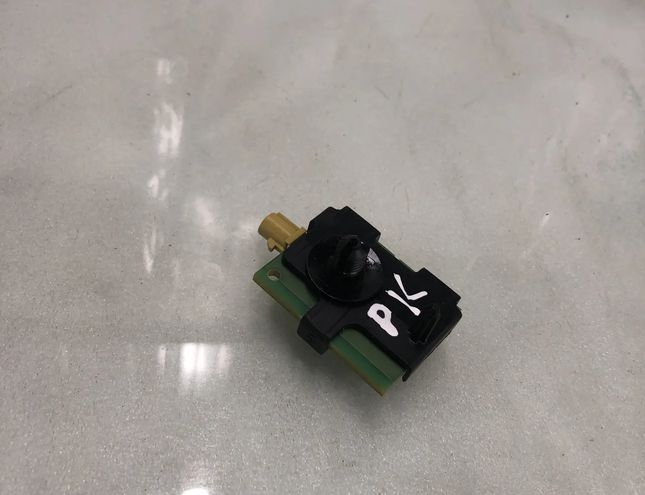 MERCEDES-BENZ EQA 1 generation (2021-2023) Zosilňovač antény na kufri A1779052902 27876639