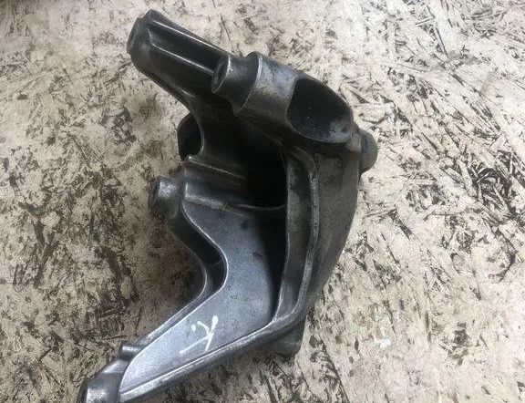 AUDI A4 B9/8W (2015-2024) Left Side Engine Bracket 4m0199307ad 32119524