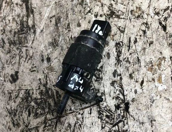 AUDI A4 B9/8W (2015-2024) Motor nádrže na umývanie 8k9955647 32119564