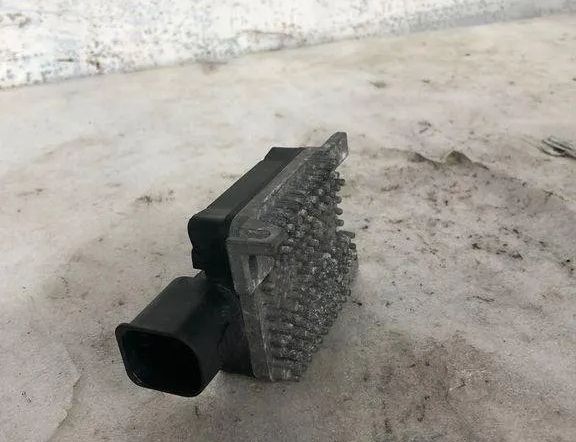 BMW 1 Series F20/F21 (2011-2020) Реле вентилятора охлаждения 760841004 32122319