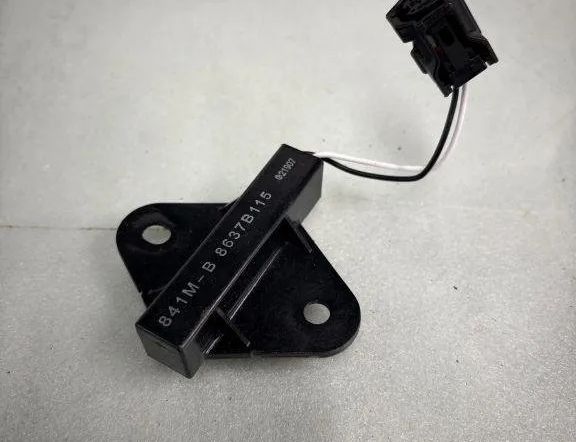 MITSUBISHI Eclipse Cross 1 generation (2017-2024) Zosilňovač antény na kufri 8637b115 32131771