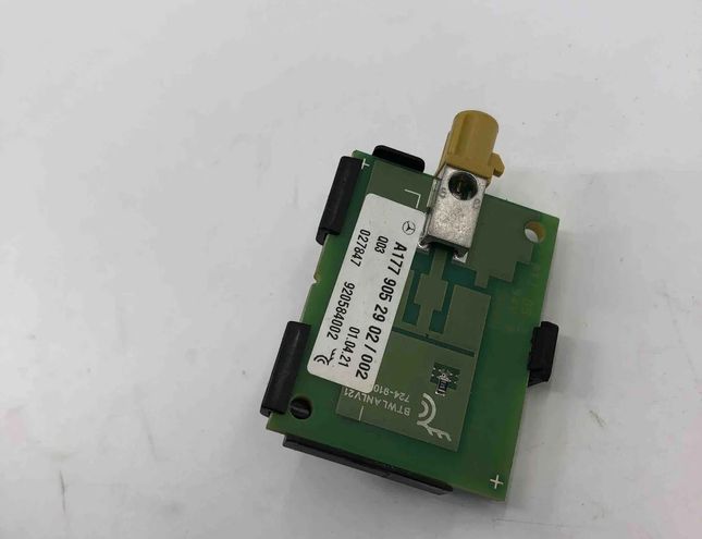 MERCEDES-BENZ C-Class W206 (2021-2023) Zosilňovač antény na kufri A1779052902 32700386