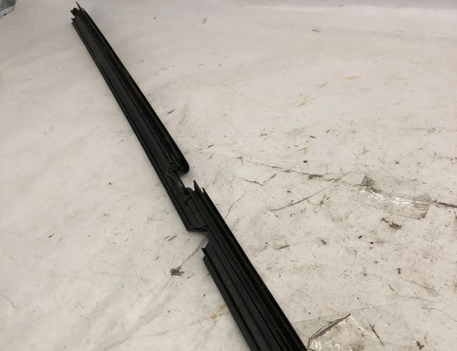 MERCEDES-BENZ E-Class W213/S213/C238/A238 (2016-2024) Pravé zadné dvere okenného lemovania A2137350865 33055541