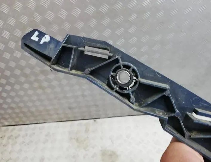 CITROËN C4 Picasso 2 generation (2013-2018) Pravý predný držiak nárazníka 9656671080 27897553