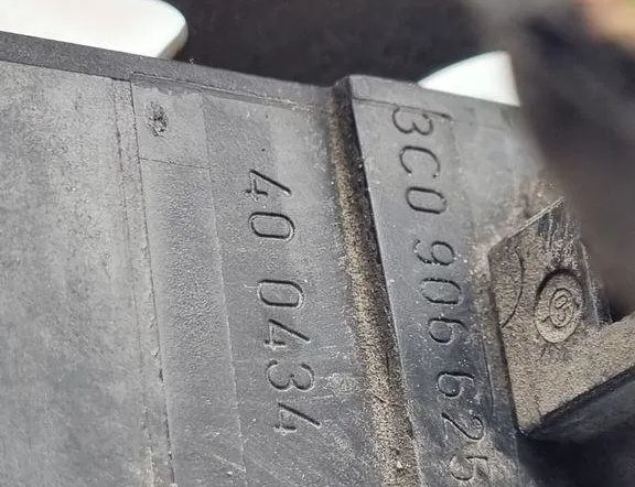 VOLKSWAGEN Passat B7 (2010-2015) Solenoidový ventil 3C0906625 31442135