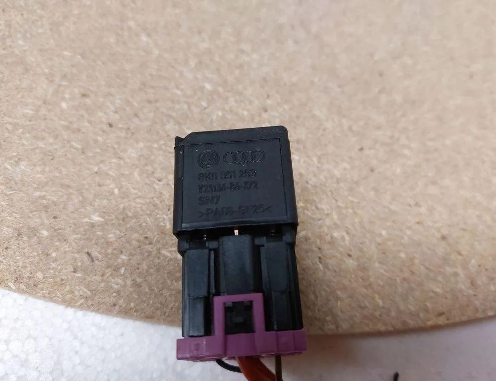 AUDI A4 B7/8E (2004-2008) Relé 6K0951253 31449637