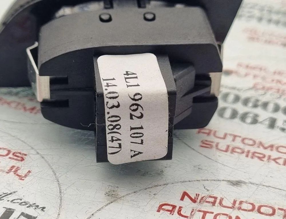 AUDI Q7 4L (2005-2015) Centrálny zamykací prepínač 4L1962107A 31454086