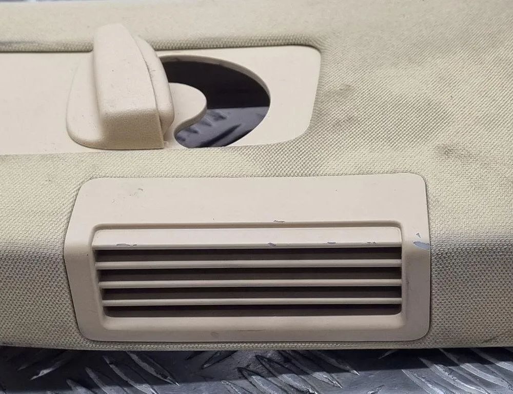 VOLKSWAGEN Touareg 1 generation (2002-2010) Left Side B Pillar Trim 7L6867239 31462356