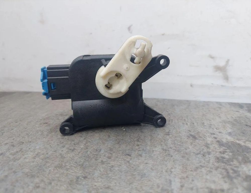 VOLKSWAGEN Passat B6 (2005-2010) Interior Heater Flap Motor Actuator 3C0907511R 31474094
