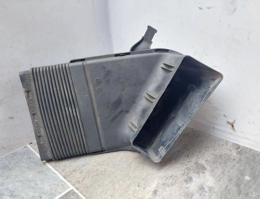 AUDI A4 B7/8E (2004-2008) Air Intake Tube 8E0129617D 31474677