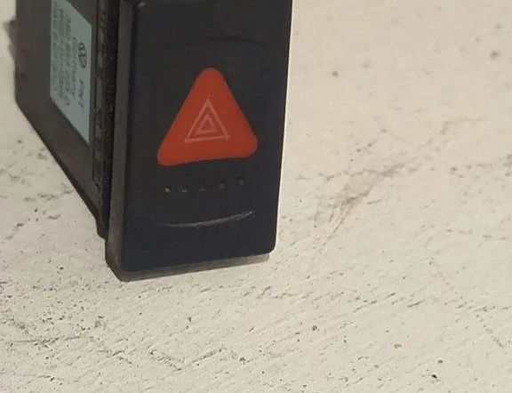 VOLKSWAGEN Passat B5 (1996-2005) Hazard button 3B0953235D 31474717