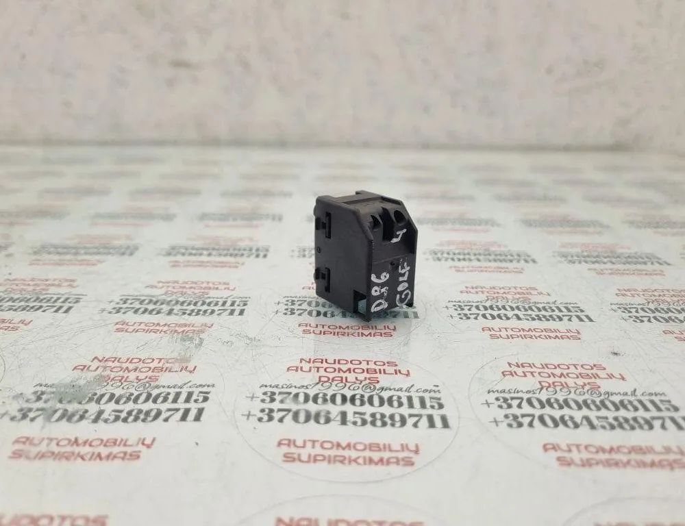 VOLKSWAGEN Golf 4 generation (1997-2006) Ovládač okna pravých zadných dverí 3B0959855B 31474826