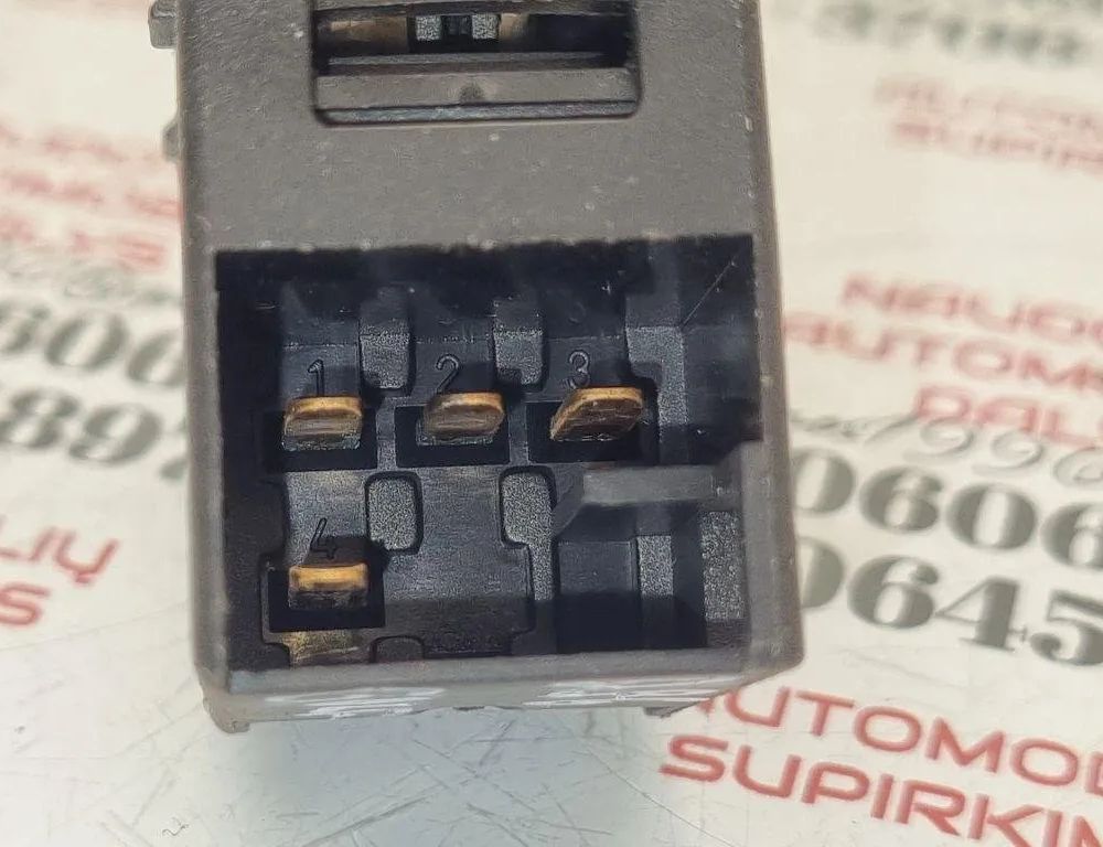 VOLKSWAGEN Golf 4 generation (1997-2006) Ovládač okna pravých zadných dverí 3B0959855B 31474826