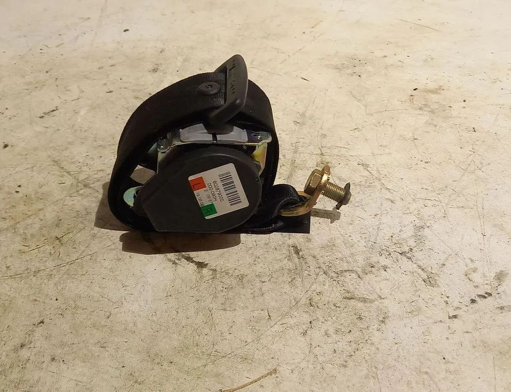 AUDI A4 B7/8E (2004-2008) Ремень безопасности средний задний 8E5857805D 31479932