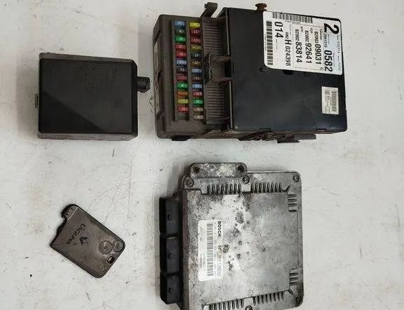 RENAULT Laguna 2 generation (2001-2007) Engine ECU Set 0281011325,8200309329 32002288