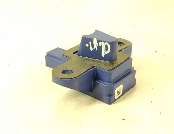 MERCEDES-BENZ E-Class W212/S212/C207/A207 (2009-2016) Боковой датчик удара правый DALISID2602,A2128205026,2128205026 27155279