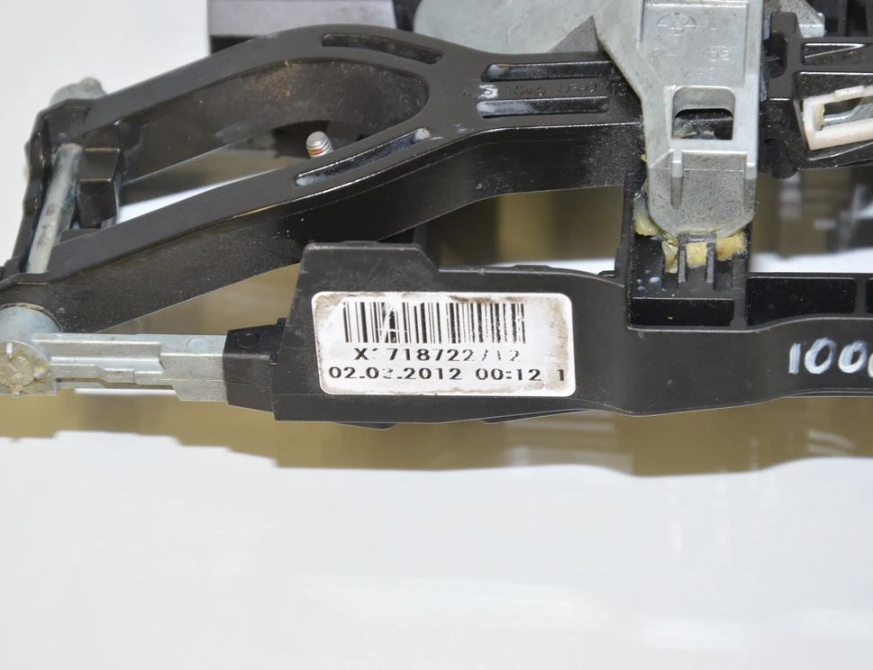 BMW M5 F10 (2011-2016) Кронштейн ручки задней левой двери 7187227 12230259