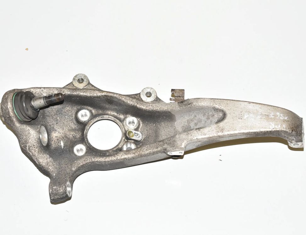 BMW 5 Series F10/F11 (2009-2017) Ступица передняя левая 6777751 13699654