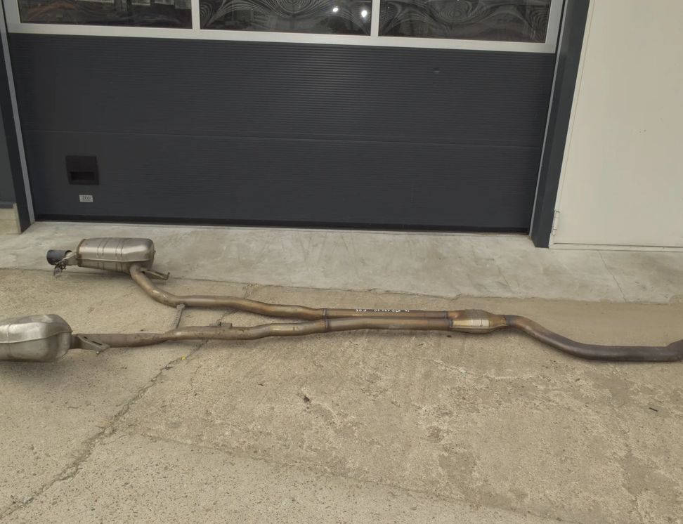 BMW 6 Series F06/F12/F13 (2010-2018) Глушитель 8517667,7812394,7812397,18308579122,8579122,18308517722,8517722,18308506149,8506149,18308509097,8509097,18308509096,8509096,18308510373,8510373,18308510374,8510374 15379859