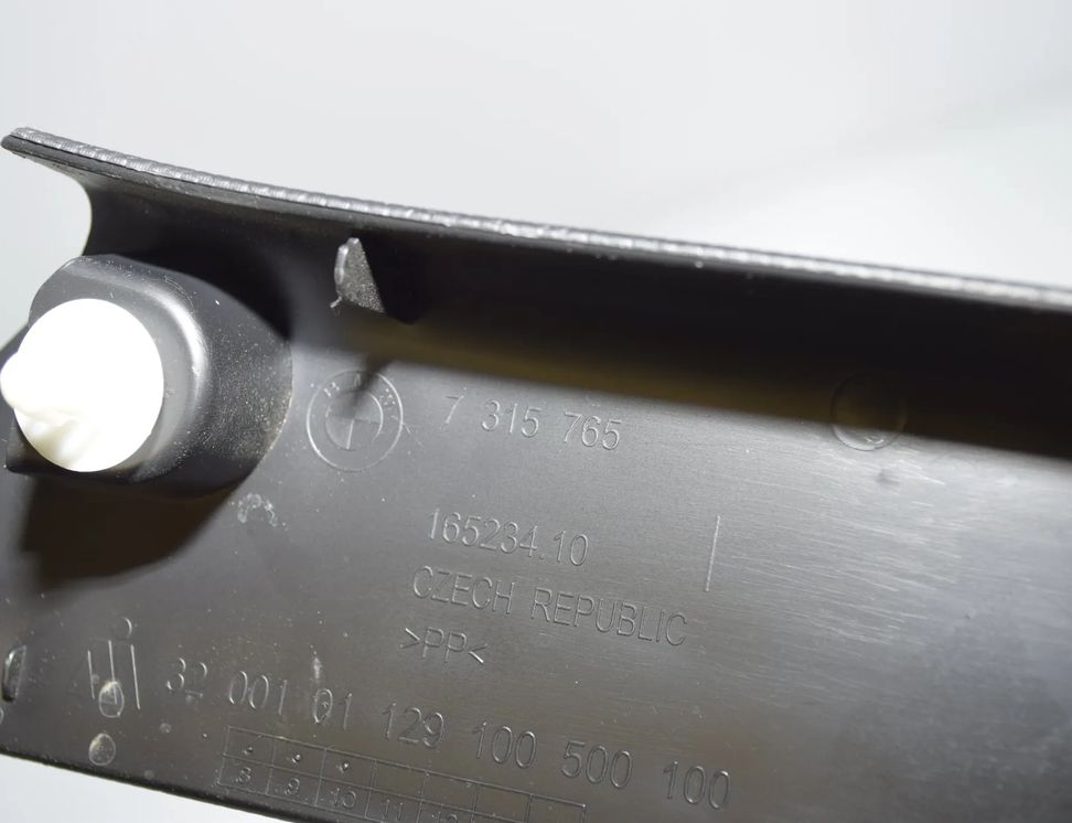 BMW i3 I01 (2013-2024) Kryt Dekoračnej Lišty Kufra 7315765,51497315765 17702763