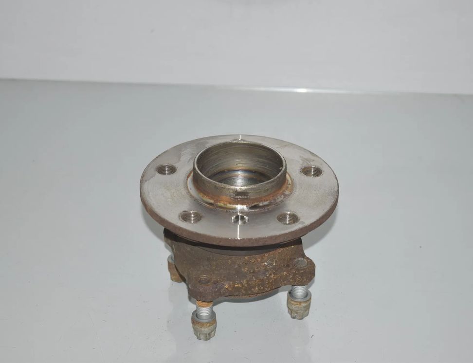 BMW 2 Series Grand Tourer F46 (2018-2023) Ľavé zadné ložisko kolesa 33406891921,6891923,33406891923,6891922,33406891922,6891921 20509084