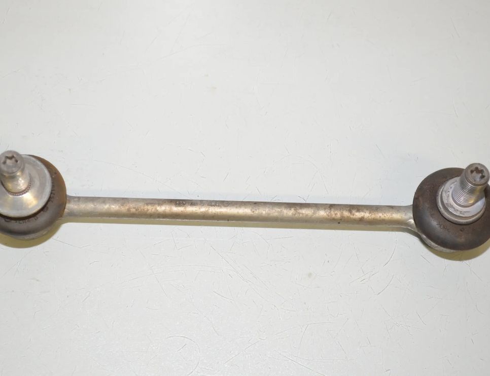 BMW 5 Series F10/F11 (2009-2017) Ľavý zadný stabilizátor 6786429,33556786429 23125110