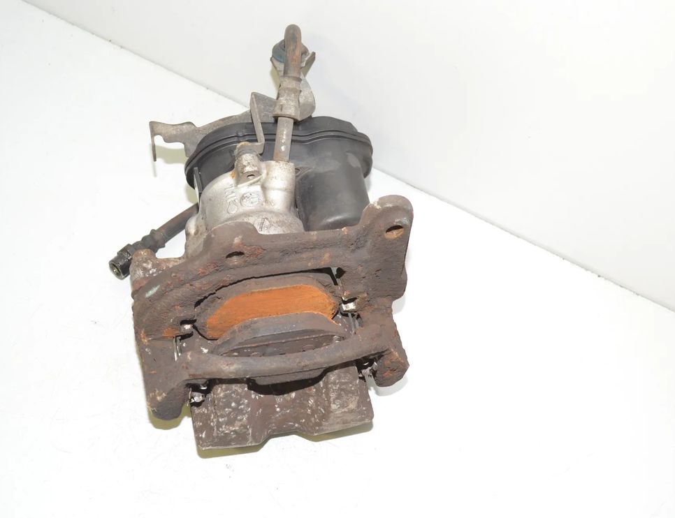 BMW 5 Series G30/G31 (2016-2023) Ľavý zadný brzdový strmeň 6870575,34216870575 26550794