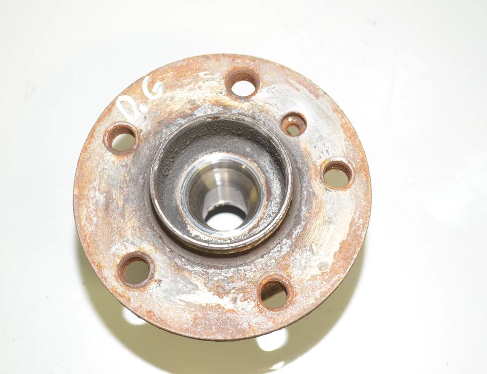 BMW 2 Series Grand Tourer F46 (2018-2023) Ložisko pravého zadného kolesa 6851589,33416851589 27841103