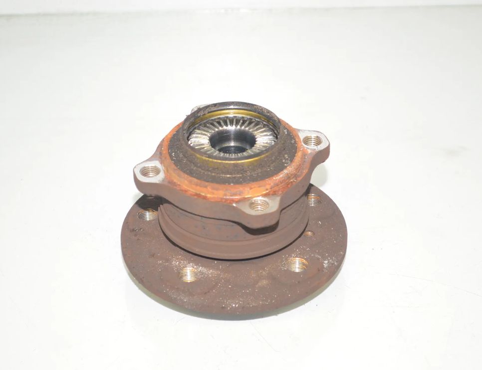 BMW X1 F48/F49 (2015-2023) Ľavé zadné ložisko kolesa 6851589,33416851589 28360107