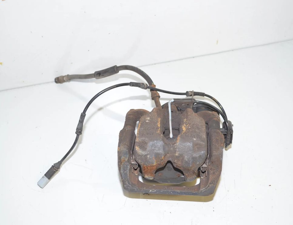 BMW 5 Series F10/F11 (2009-2017) задний правый суппорт 34216793048,6793048 31466794