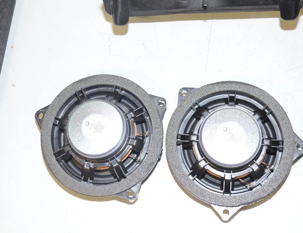 BMW 1 Series F40 (2019-2024) Kompletný zvukový audio systém 9275996,65139275996,65137927998,7927998,9275995,65139275995,65137927997,7927997,8715685,63138715685,65139274700,9274700 32953604