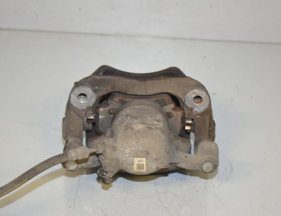 BMW X1 F48/F49 (2015-2023) Супорт тормозов передний правый 6860266,34116860266 33021618