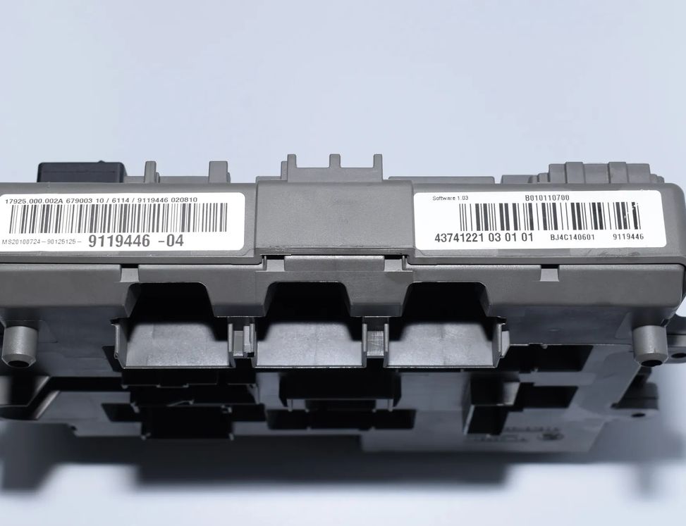 BMW 3 Series E90/E91/E92/E93 (2004-2013) Fuse Box 9119446 3341998
