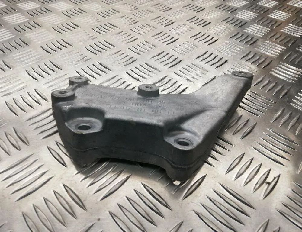 MERCEDES-BENZ C-Class W205/S205/C205 (2014-2023) Left Side Engine Bracket A6510940039 31429929