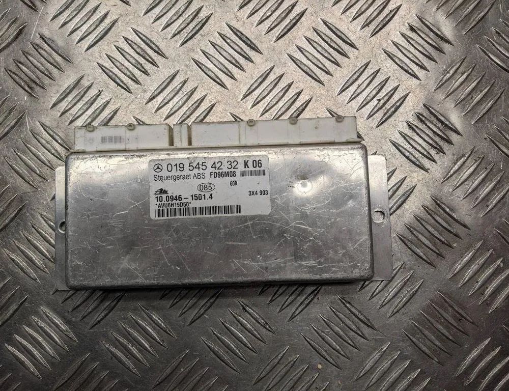 MERCEDES-BENZ E-Class W210 (1995-2002) ABS control unit AVUHH15D50,0195454232 31432191
