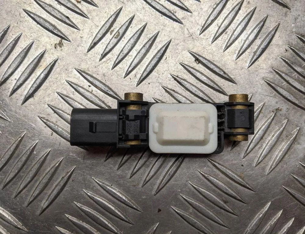 VOLKSWAGEN Phaeton 1 generation (2002-2016) Left Side Impact Sensor 0232G22NNQ1Y,8E0959643E 31432685