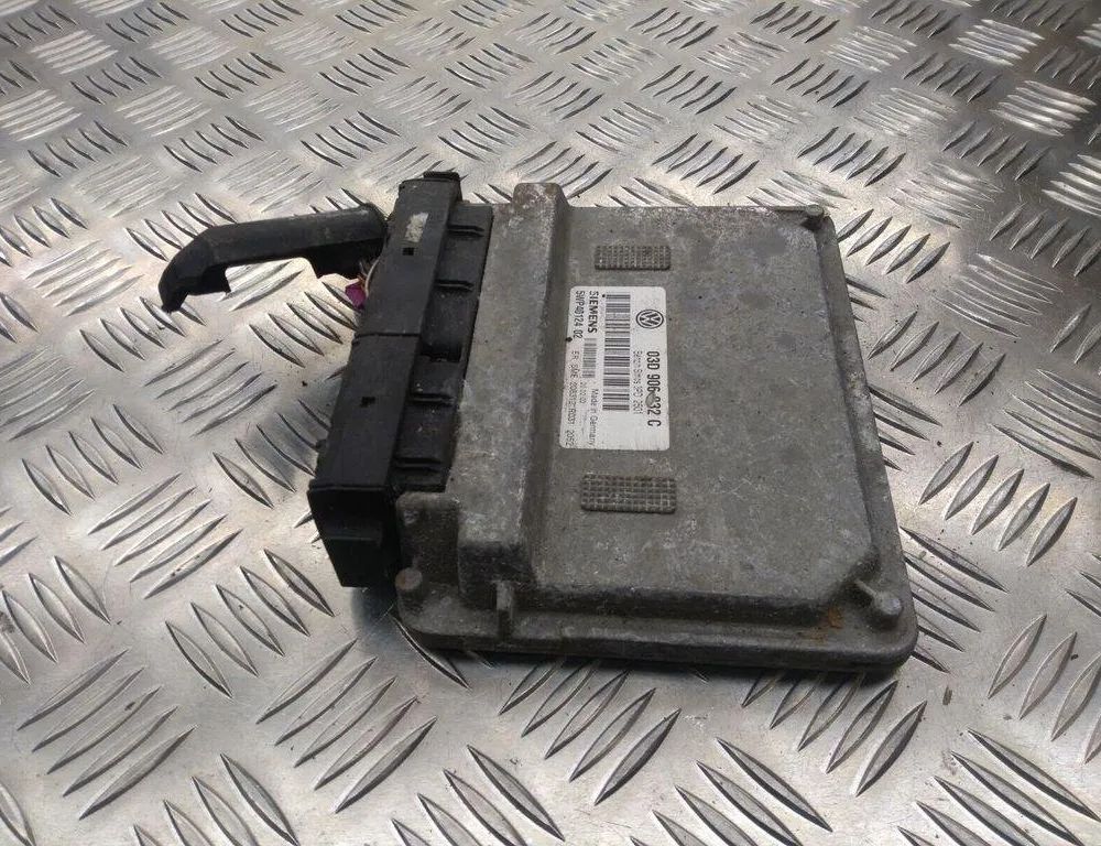 VOLKSWAGEN Polo 4 generation (2001-2009) Engine Control Unit ECU 03D906032C 31434412