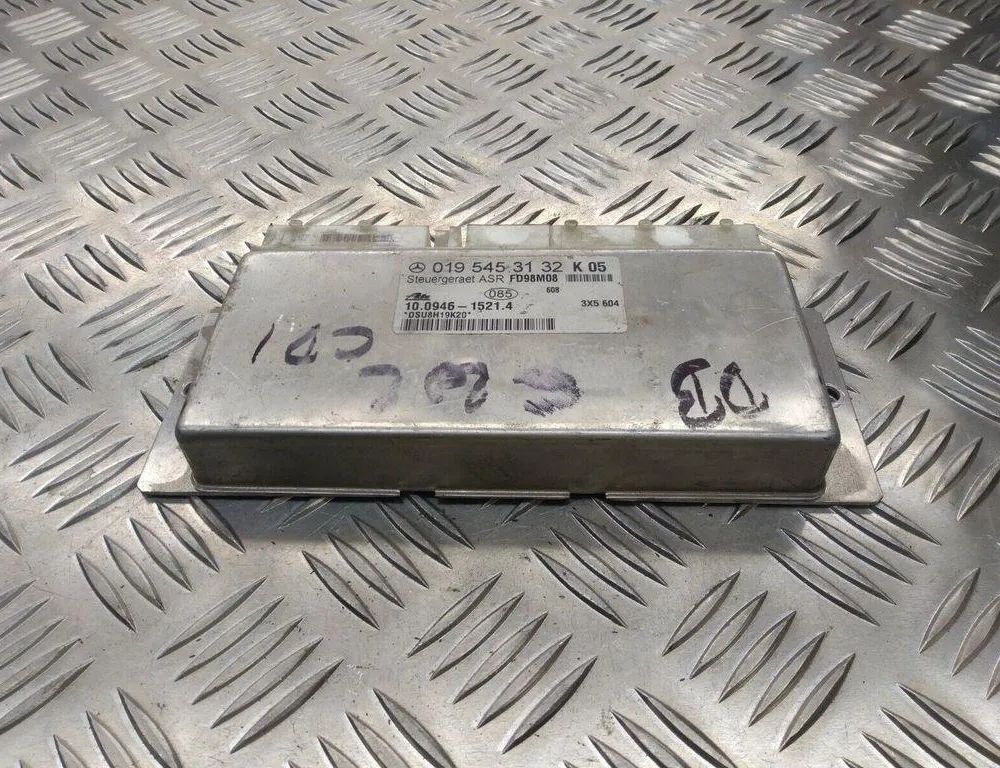 MERCEDES-BENZ C-Class W202/S202 (1993-2001) ABS control unit 0195453132 31436603