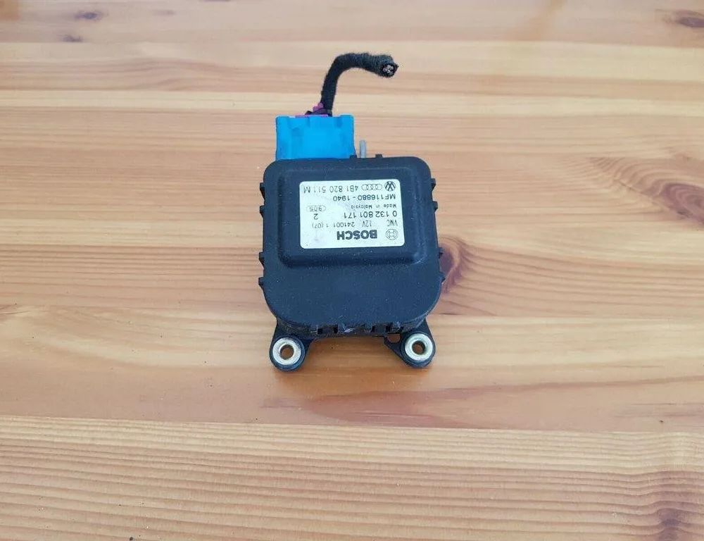 AUDI A6 C6/4F (2004-2011) Ventily na ovládanie vnútorného kúrenia 4B1820511M 31436691