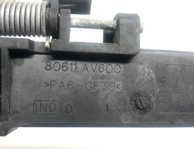 NISSAN Primera P12 (2001-2008) Наружная ручка передней левой двери 80611AV600 33051696