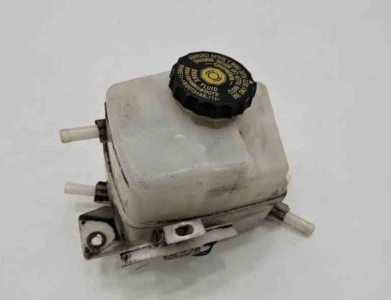 LEXUS RX 3 generation (2009-2015) Бачок тормозной жидкости 32612404