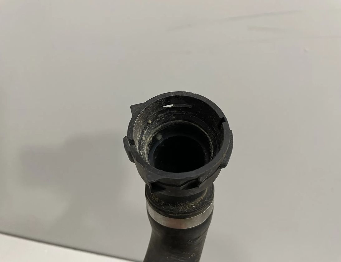 BMW 5 Series Gran Turismo F07 (2010-2017) Right Side Water Radiator Hose 8511928 13602977