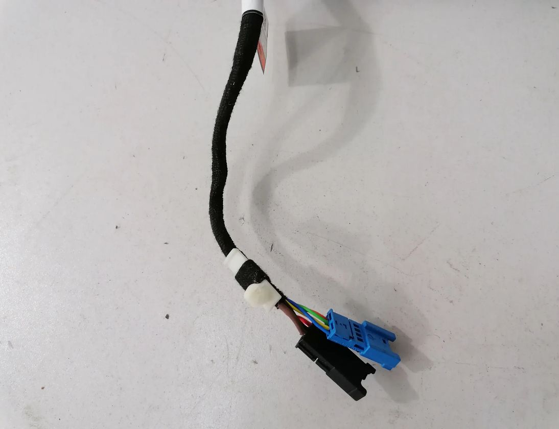 BMW 5 Series G30/G31 (2016-2023) Right Side Tailgate Gas Strut 7390410 17020780