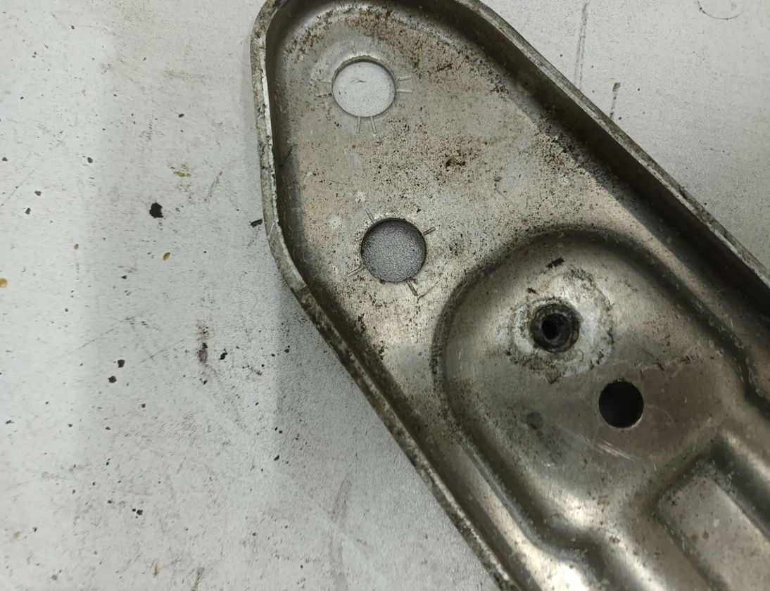 BMW X6 F16 (2014-2020) Right side traverse ears 97803,6770978 17647996