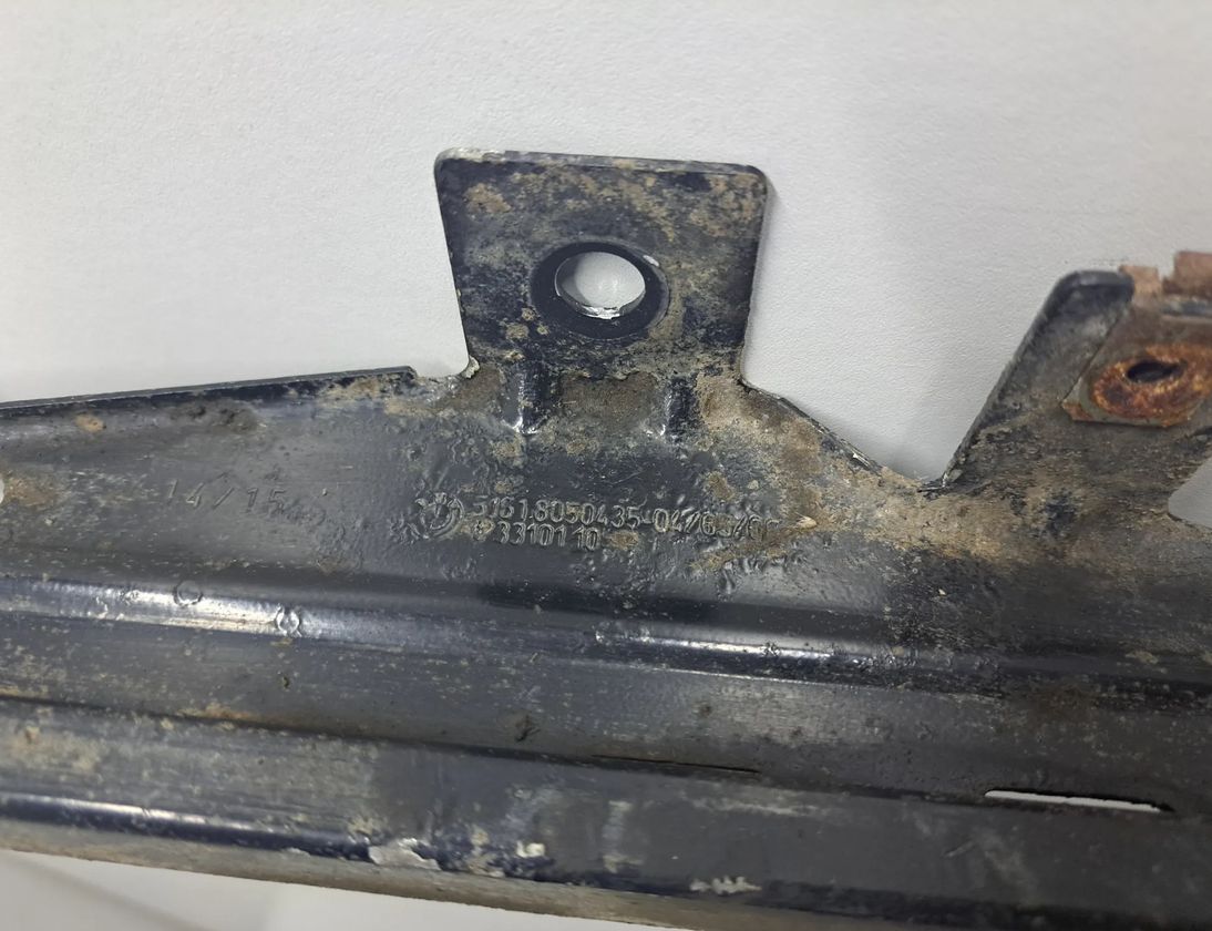 BMW M6 F06/F12/F13 (2012-2018) Ostatné časti karosérie 8050435 22621095