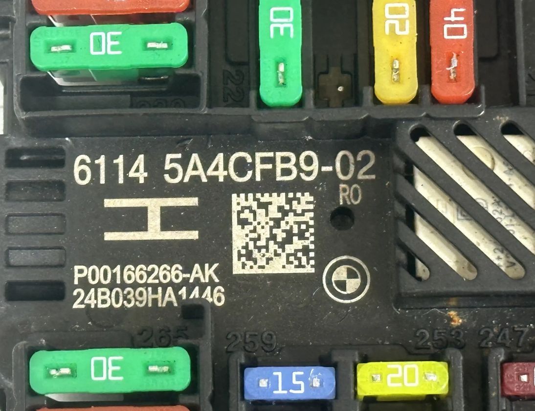 BMW i4 1 generation (2021-2024) Блок предохранителей 5A4CFB9 25863629