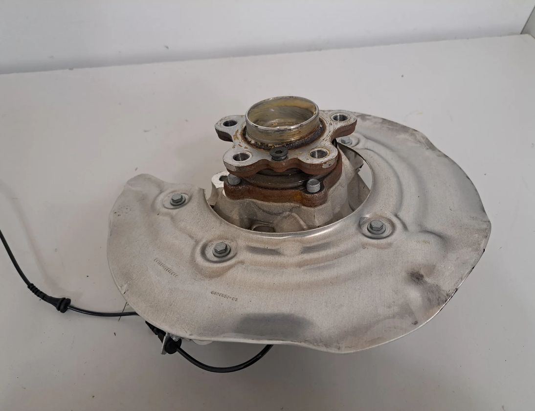 BMW X4 G02 (2018-2024) Rear Right Wheel Hub 6879752,6879750,8838134,6899175,6870532,6895659,6871065 27903070